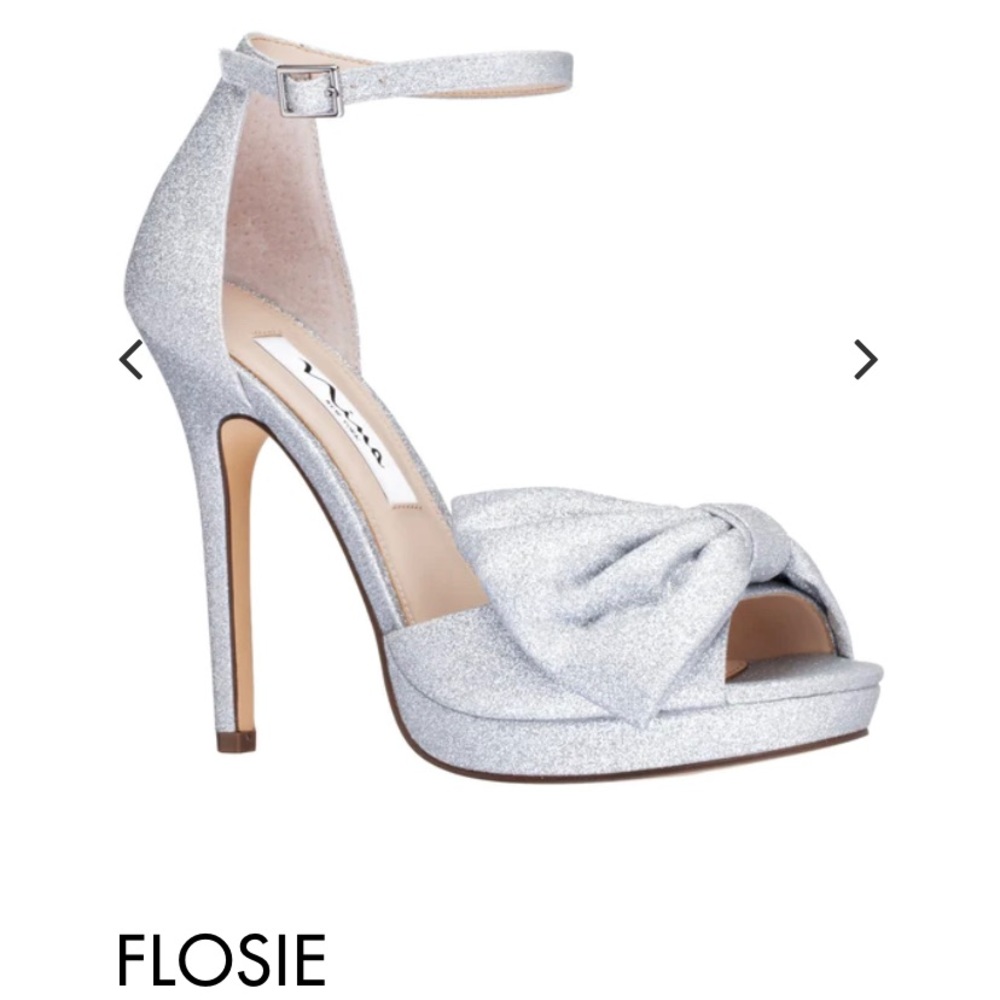 NIB Nina flosie silver glitter heel